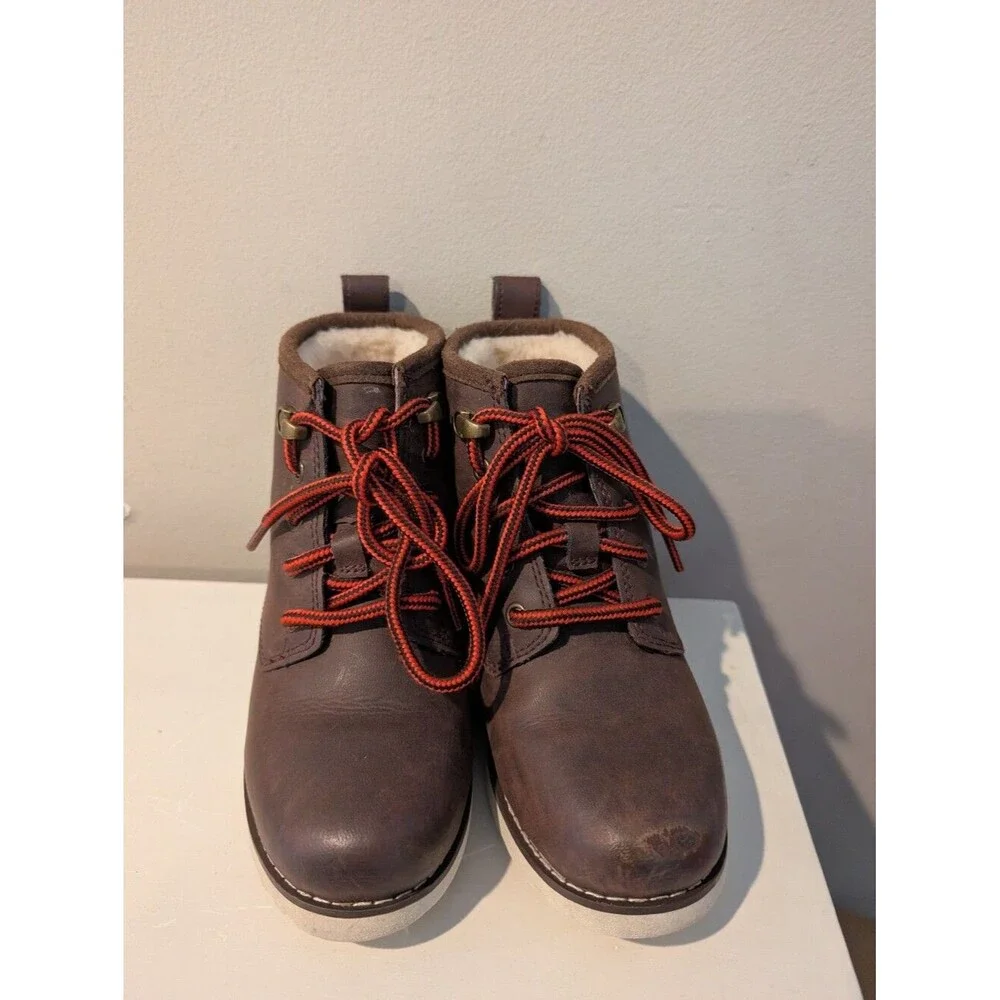 Ugg Maple Boys Waterproof Brown Boots Size 1